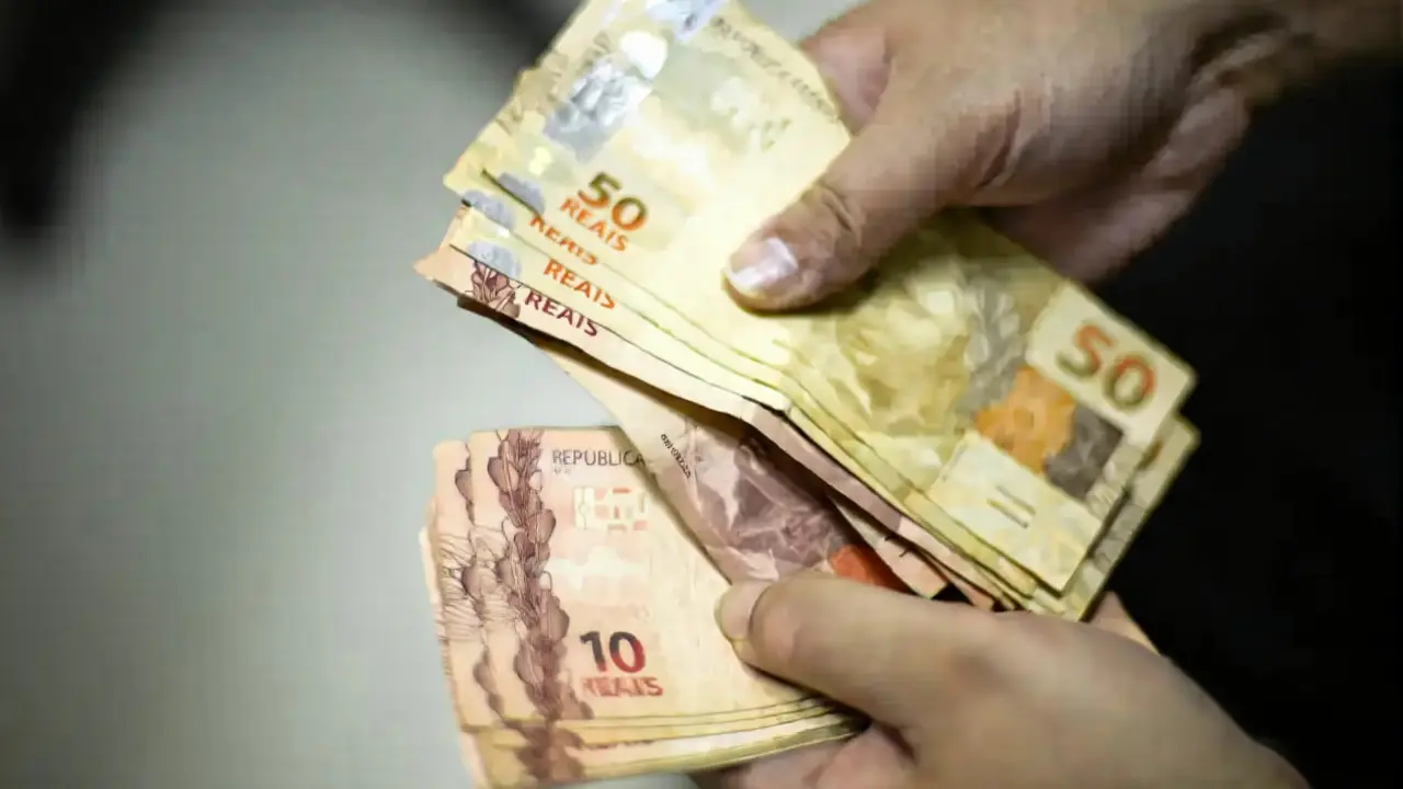 Abono Salarial 2023: 740 mil trabalhadores esqueceram o dinheiro